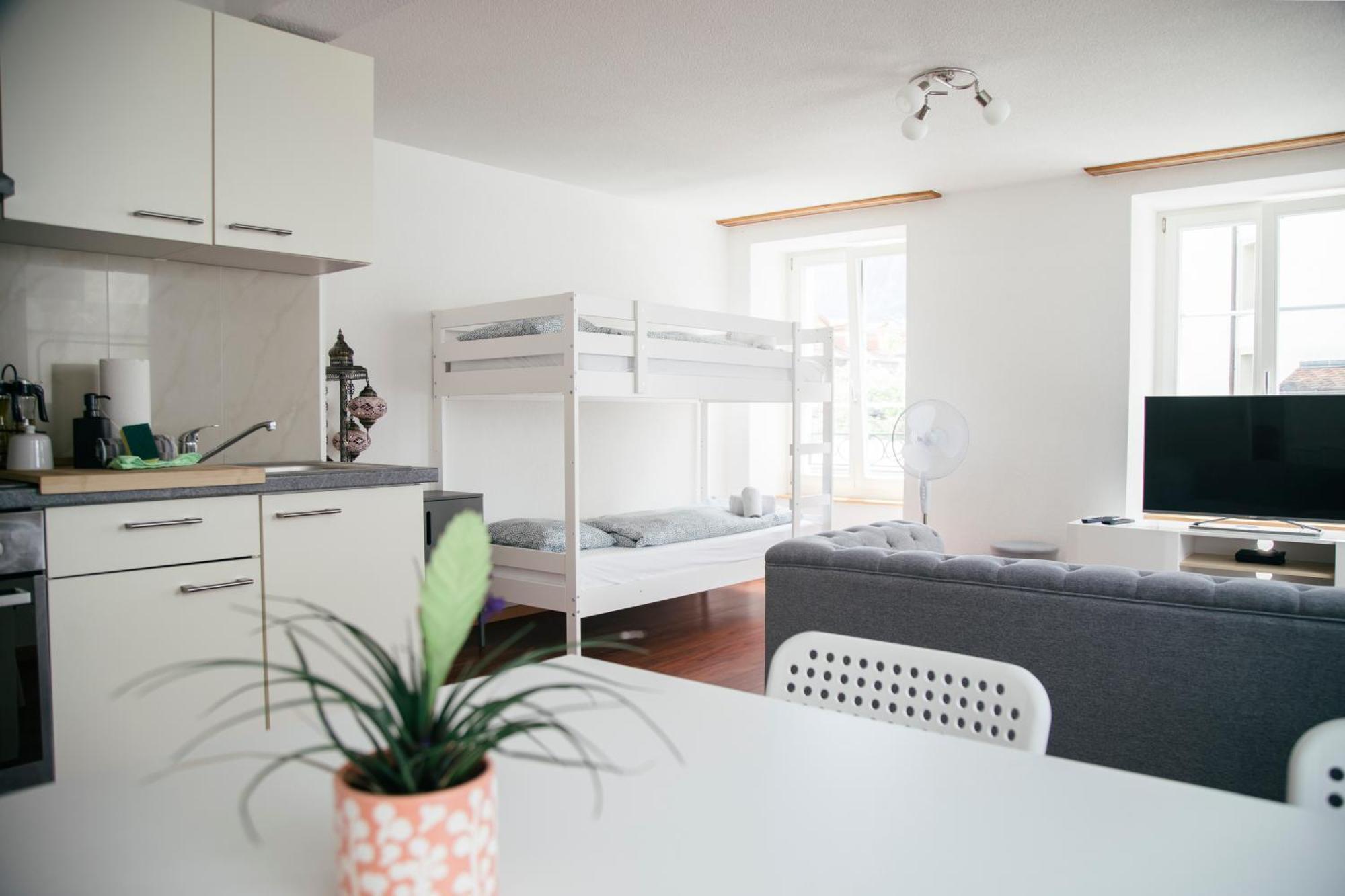 Nimbuzzz Apartments Unterseen Экстерьер фото