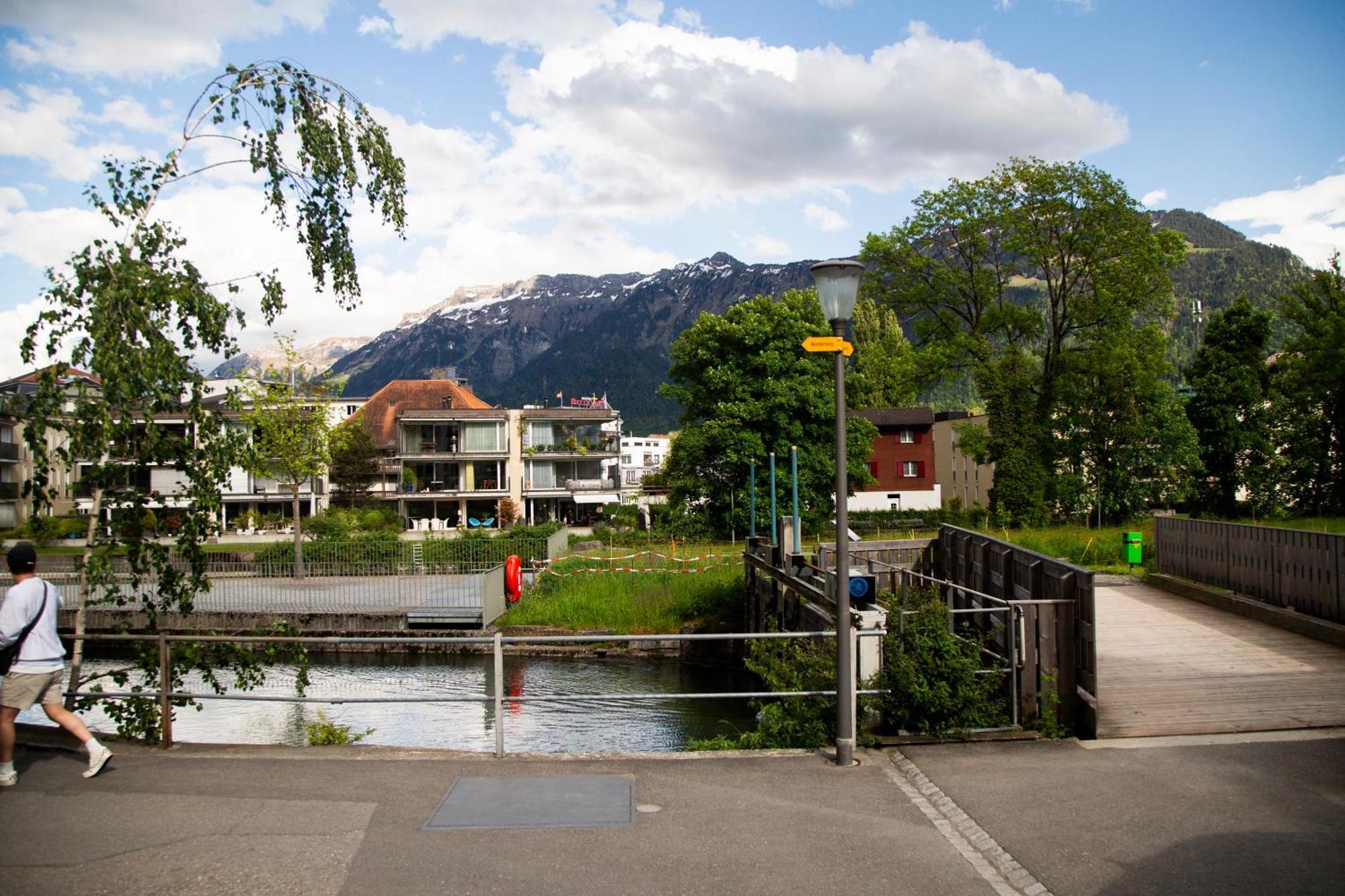 Nimbuzzz Apartments Unterseen Экстерьер фото